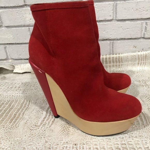Kelsi Dagger Women’s Red Acalia Wedge Heels - Picture 2 of 9